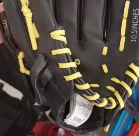 迪卡侬棒球手套全新 感兴趣的话点“我想要”...