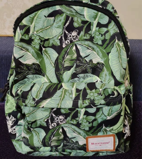 Mr.aceHomme双肩包 底部有磨损