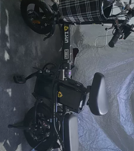 德国尊尚折叠电单车，30A锂电池。里程表：...