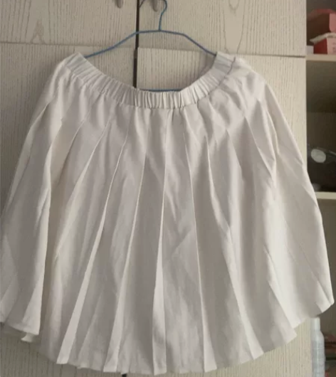 白色百褶裙料子西装面料很舒服 感兴趣的话点...