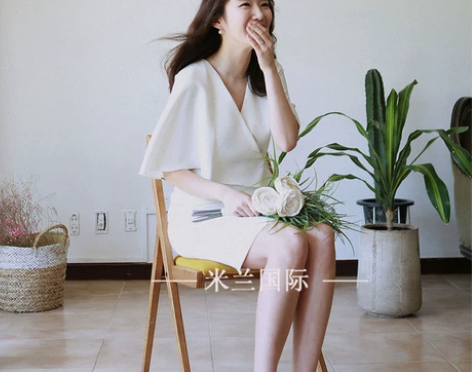 法式简约缎面轻婚纱显瘦极简风蜜月小白裙旅拍...