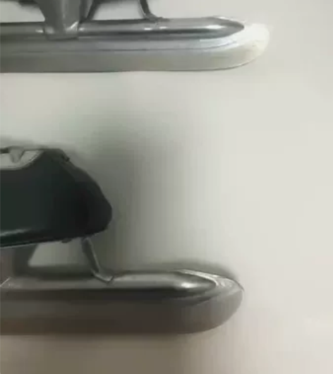 速滑冰刀鞋两双，冰剑冰刀鞋。准新鞋，皮里皮...
