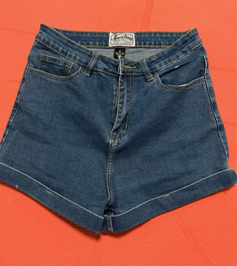 Moussy 牛仔短裤女款 号码：M 感兴...