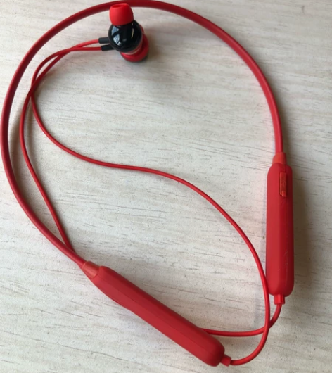 纽曼C8蓝牙耳机，有瑕疵，右耳无声，其他正...