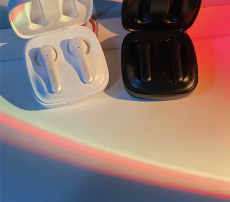 入耳式耳机 ，就几个了 现货直接低价卖[钉...