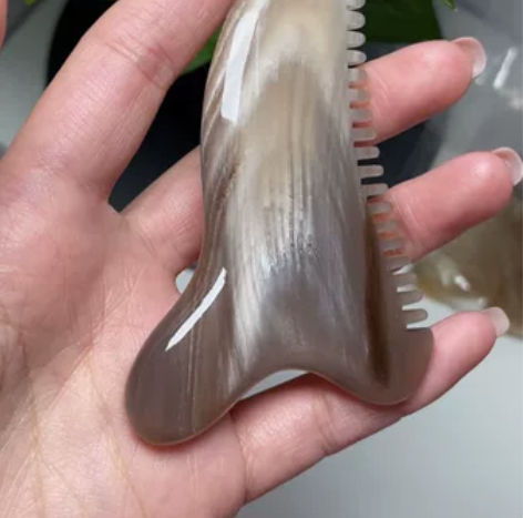 一生缘 白水牛角三角板脸梳 全新 厚度1....