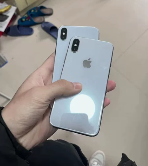两台国行256g iPhoneX，成色如图...