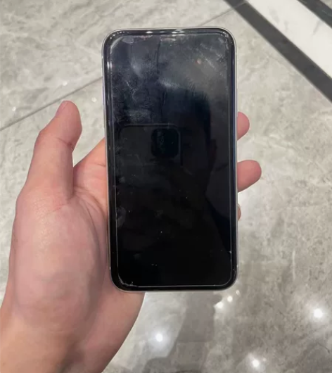 苹果11个人一手，所有功能正常，四周有磨损...