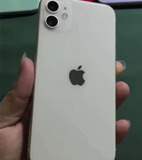 苹果11 128G 原装的 现在搞活动18...