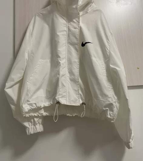 白色防晒休闲连帽外套  49.9包邮 宽松...