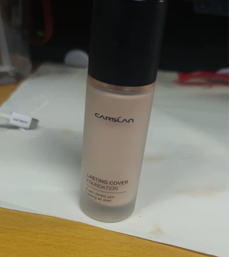 出卡姿兰小夜猫粉底 01色 网上说粉粗怎么...