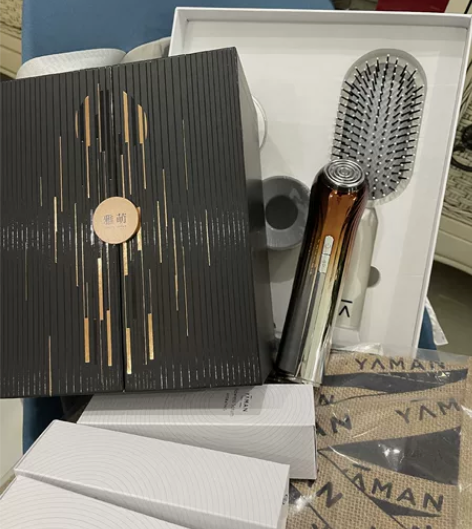 雅萌五代自用美容仪，有三只凝胶 感兴趣的话...