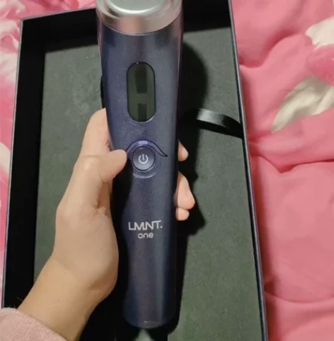 lmnt美容仪，公司年会抽奖礼物，买来仅试...