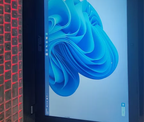 华硕飞行堡垒笔记本电脑，15.6英寸。cp...