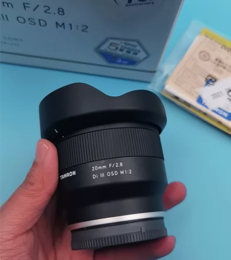 腾龙20mm 2.8镜头，索尼口，成色很好...