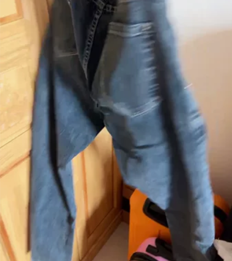 战狼世家男深色牛仔裤,成色接近完美,尺码请...