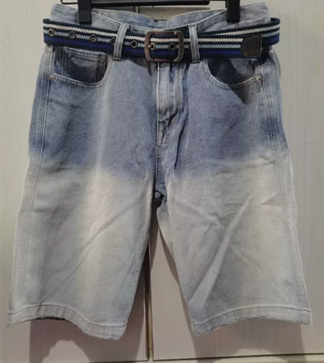 夏季男士浅蓝渐变色磨边编织腰带牛仔短裤 颜...