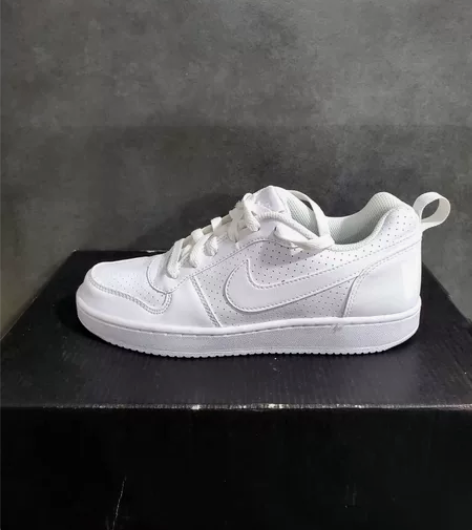 37.5码  99元  耐克休闲板鞋002...