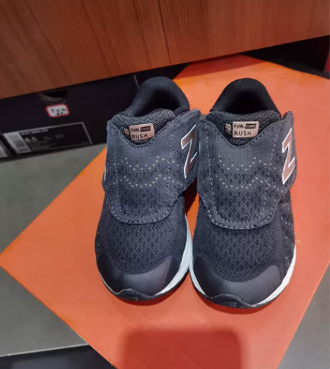 转手 9成新 新百伦new balance...