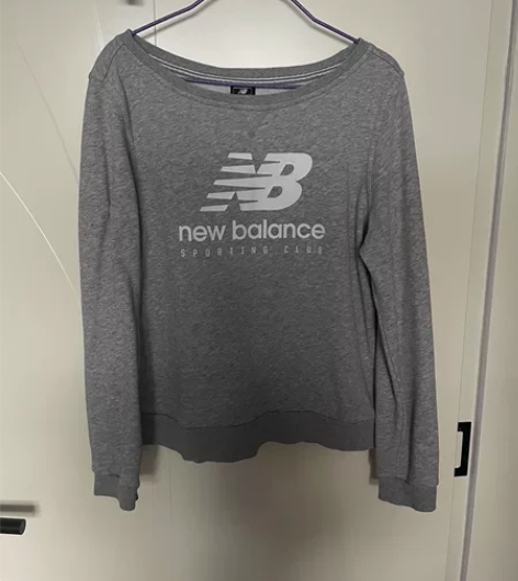 新百伦卫衣浅灰色 如图 八成新 保证正品如...