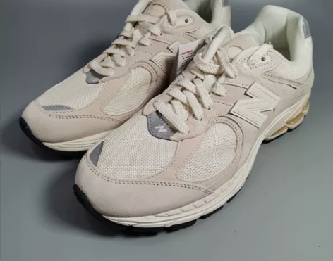 42.5码新百伦2002R“Calm Ta...