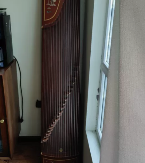 敦煌古筝，自玩，4，5级可以用。袋子找不到...