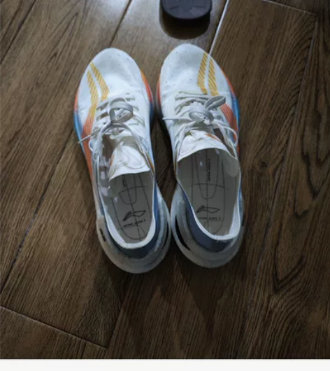 95新李宁大绝影 41码 泡沫盒子泡沫球都...