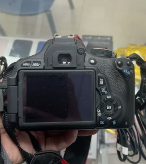 出售闲置单反600D自用相机,功能正常。 ...