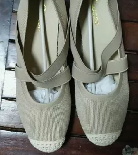 39码，全新百搭坡跟编织单鞋，有瑕疵，如图...