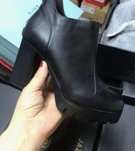 全新 头层牛皮防水台都市鞋单鞋，头层牛皮面...