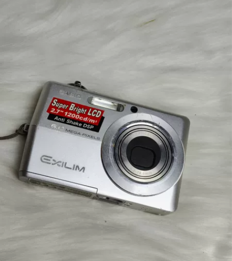 卡西欧z600 600w像素3倍光变成色如...