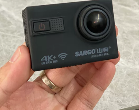 山狗A8运动相机99新，买来没怎么用过，膜...