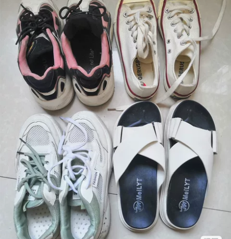 四双鞋，帆布鞋37码其他36码，特步的30...