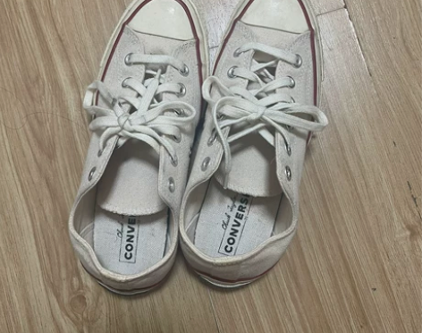 出匡威白色帆布鞋 38码 实体店购入 支持...