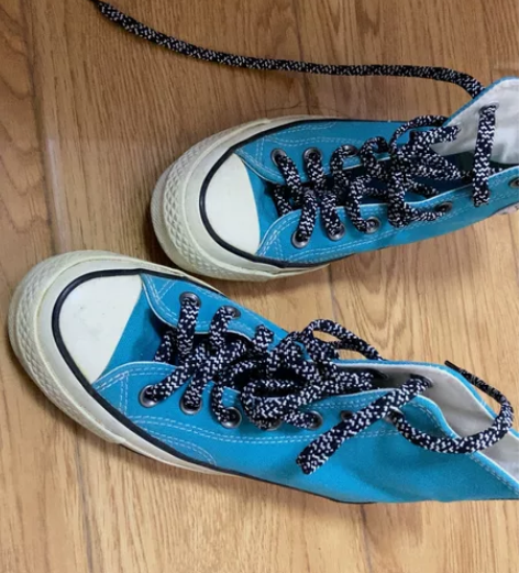 匡威海蓝色36码 海蓝色？海军蓝？天蓝色？...