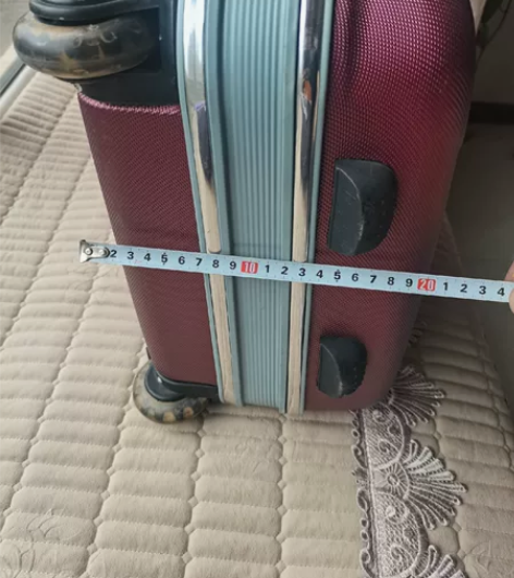 24寸拉杆箱,几乎没用过 感兴趣的话点“我...