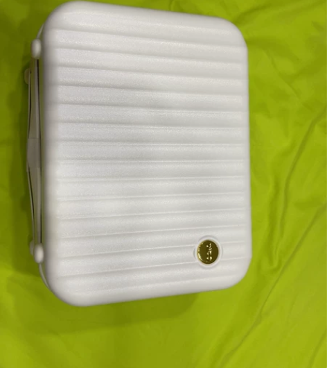 帝柏全新白色小化妆箱，全新未使用，可以放在...