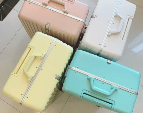 ?悦飞 旅行箱24寸 感兴趣的话点“我想要...