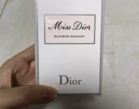 Dior迪奥香水花漾甜心小姐女士持久淡香100ML一缕缕花香... Dior迪奥香水花漾甜心小姐女士持久淡香100ML一缕缕花香...