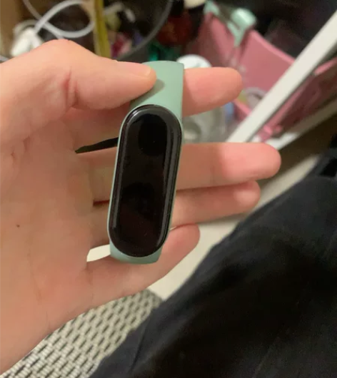 小米手环6，京东购入，充电器和黑色表带都在...