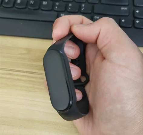 小米手环6，带充电线，公司发的福利，一直闲...