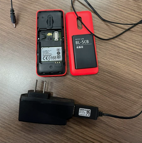 诺基亚Nokia手机，型号RM1120 电...
