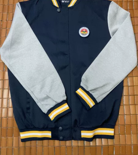 石家庄科技信息职业学院秋季校服一套。学生服...