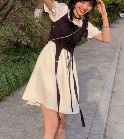 科幻，2022新款韩版假两件连衣裙女法式小...