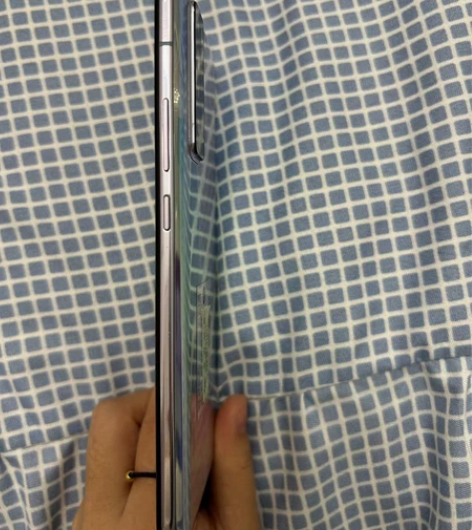 华为Nova7   5G 自用机保护很好，...