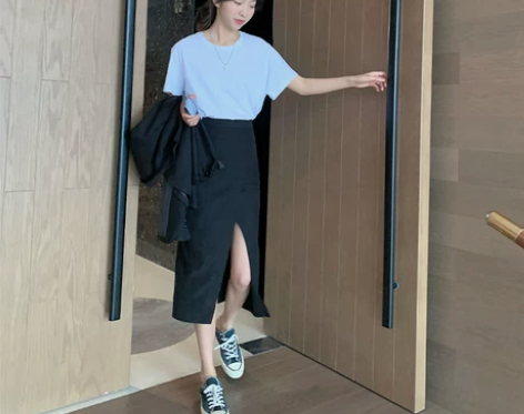 半身裙 穿过一次  跨宽不太适合