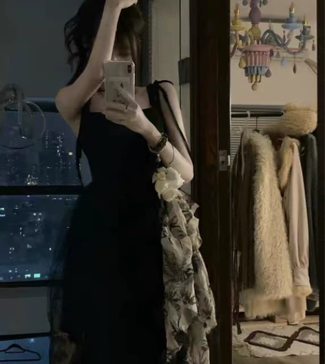黑色吊带裙女2022新款网纱别致漂亮裙子法...