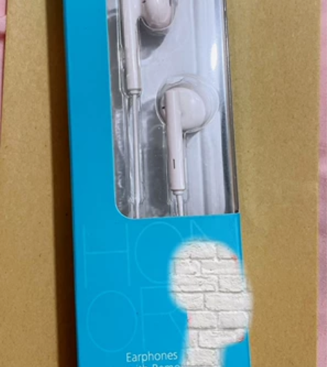 全新半入耳式耳机，未拆开，有辨真伪二维码 ...