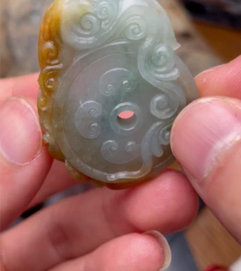 玉雕明清腾冲老料黄翡俏色巧雕 仿古雕刻，寓...