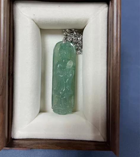 缅甸翡翠 玉雕大师张伟良作品 细节见图，发...